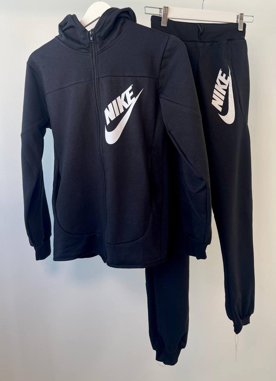 CONJUNTO NIKE ∙ NEGRO
