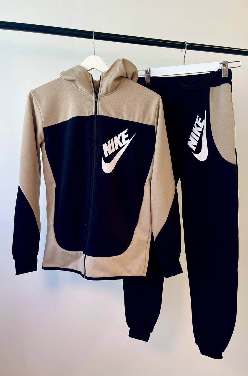 CONJUNTO NIKE ∙ CREMA/NEGRO