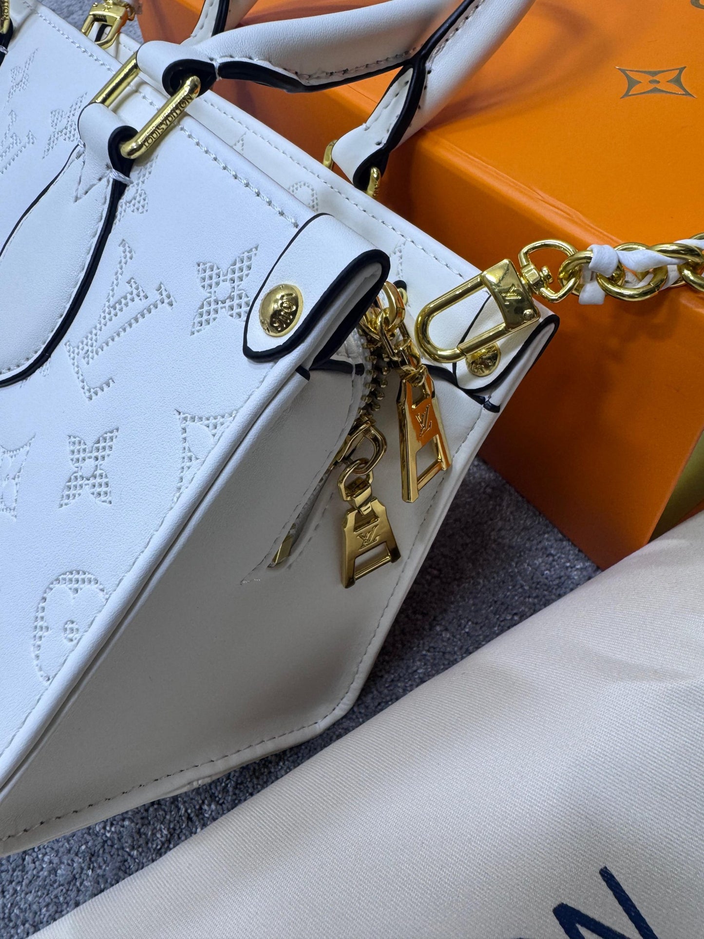 BOLSO LOUIS VUITTON • BLANCO