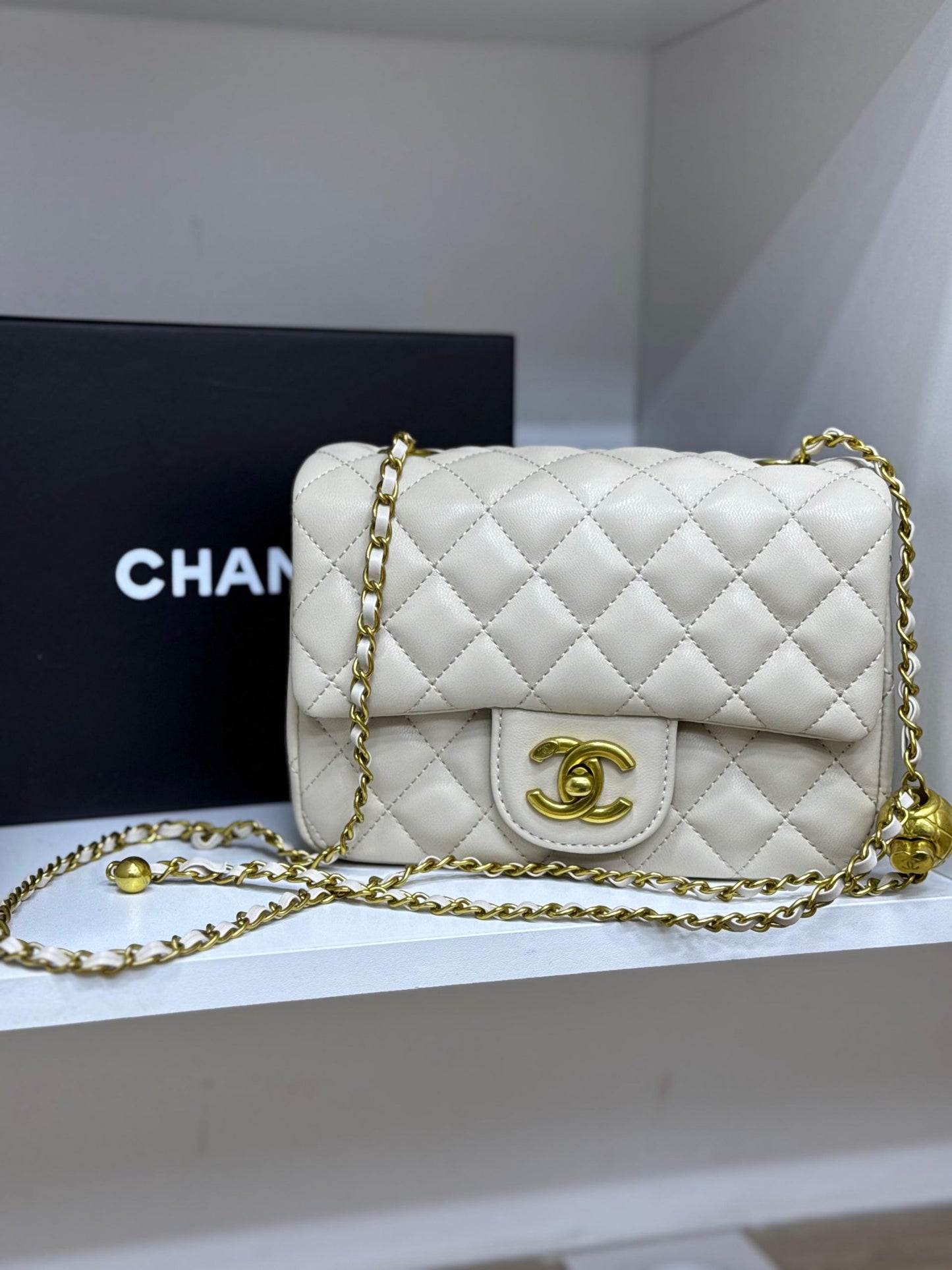 BOLSO CHANEL • BLANCO