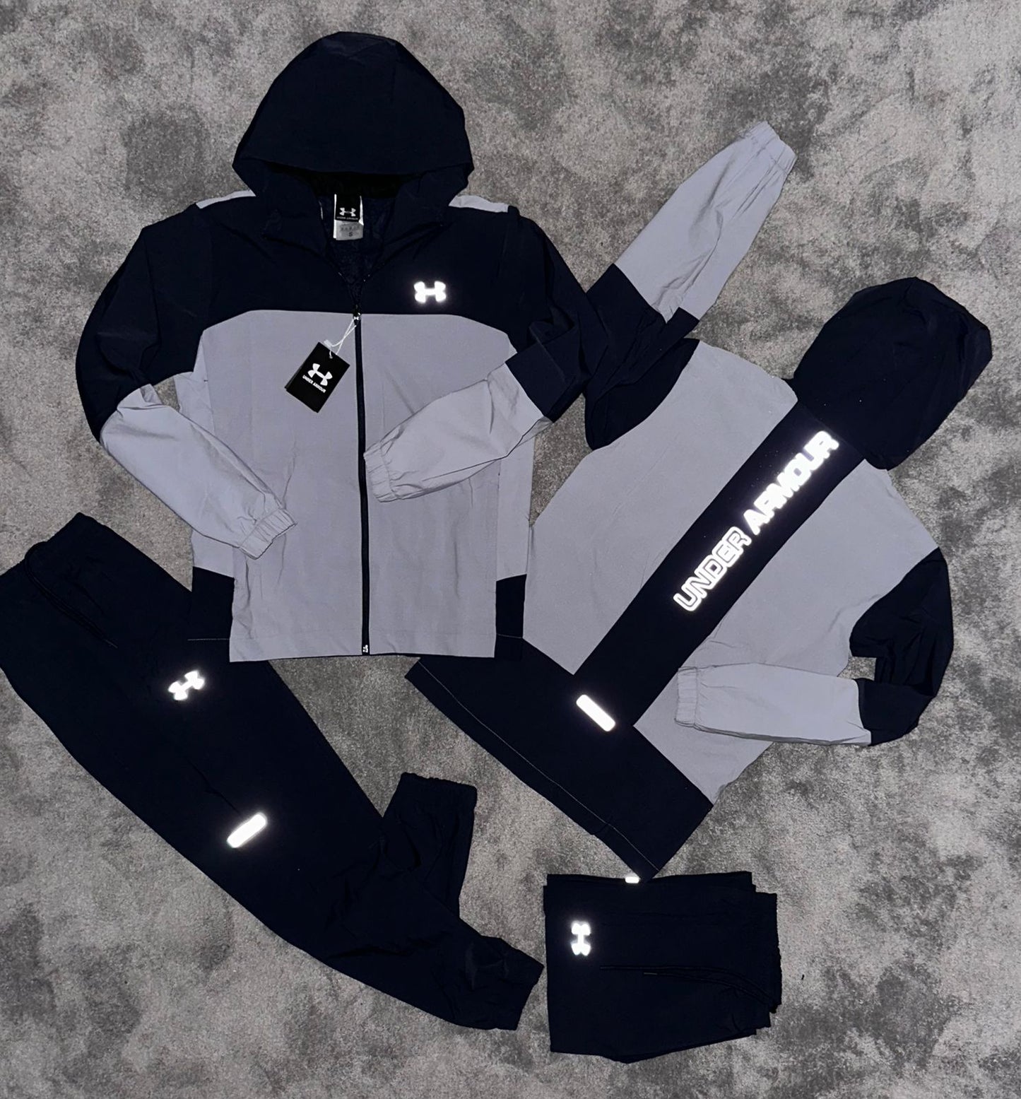 UNDER ARMOUR • NEGRO/GRIS