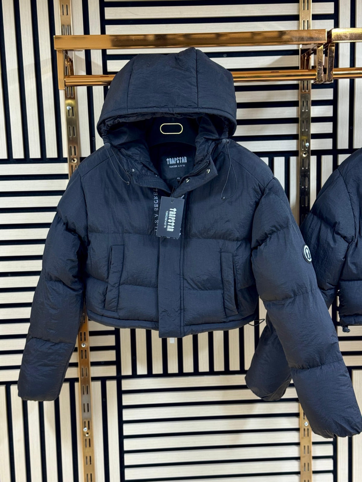 TRAPSTAR • NEGRO / CHICA