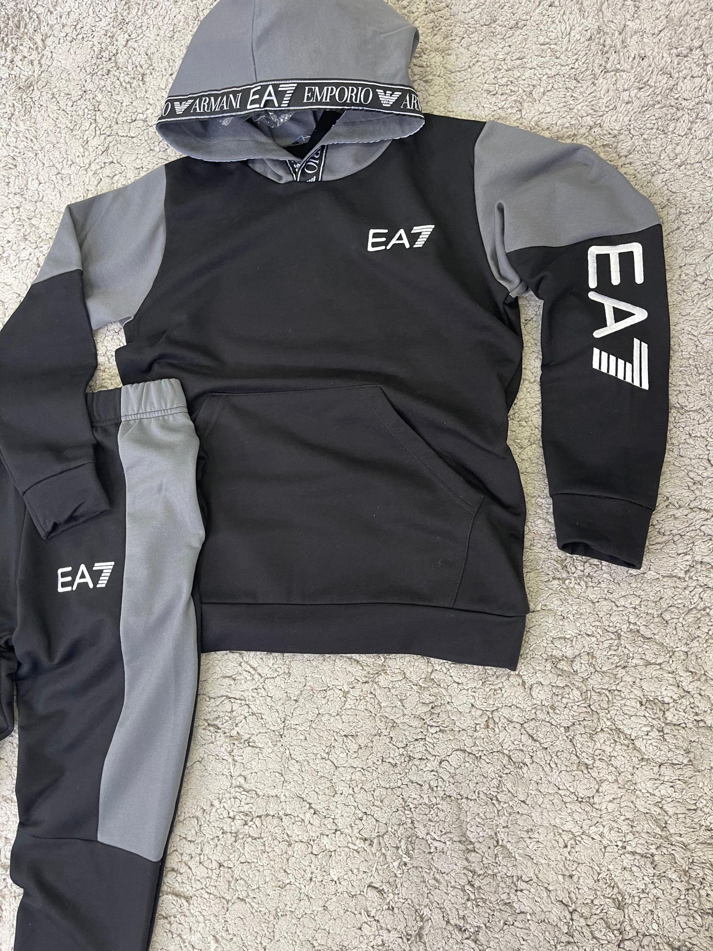 CONJUNTO EA7 • NEGRO/GRIS