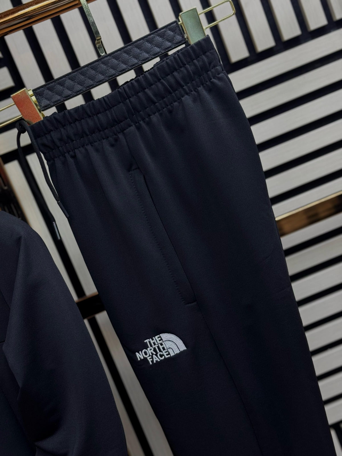 THE NORTH FACE • NEGRO