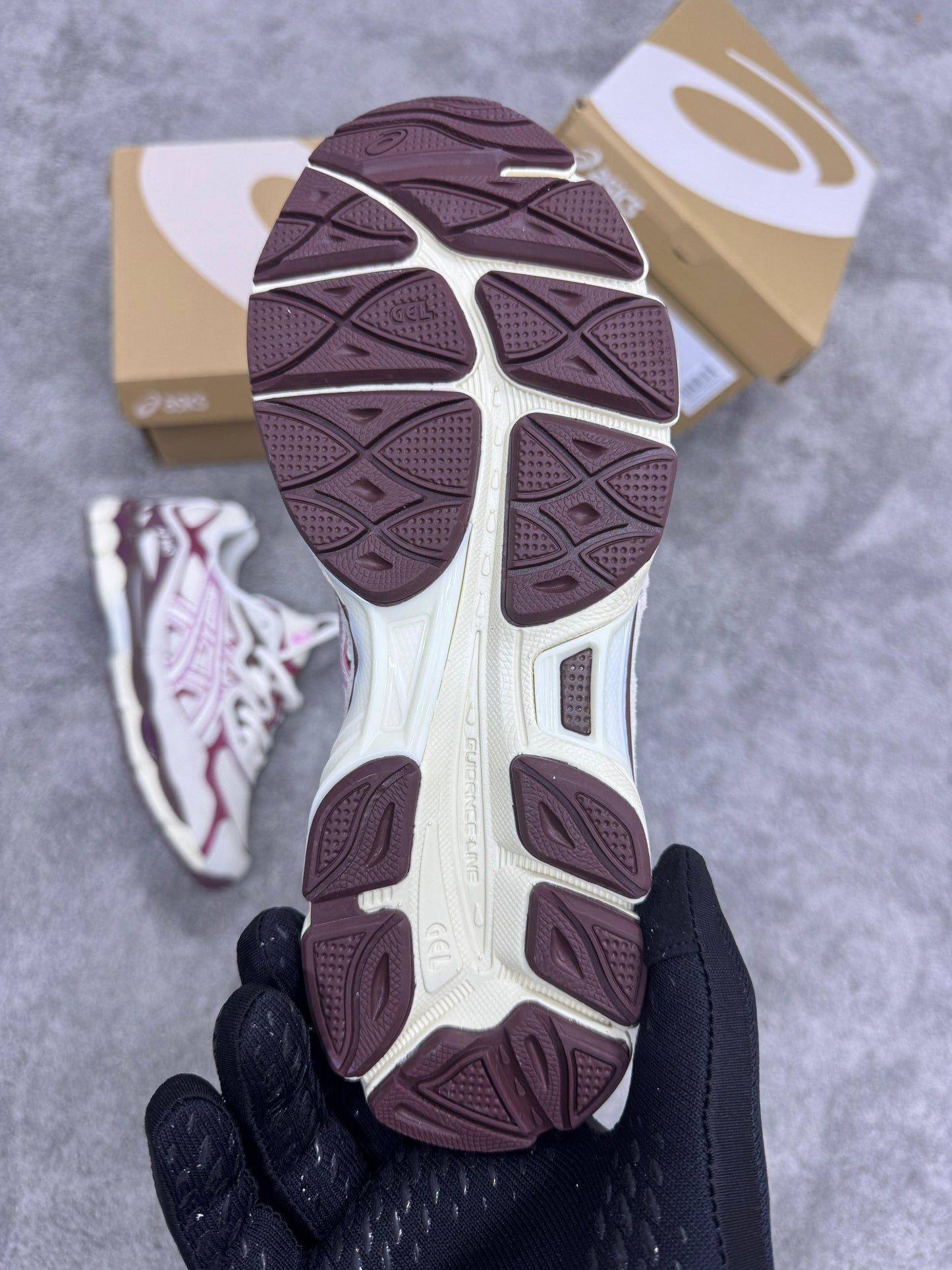 ASICS GEL-NYC • ROSA