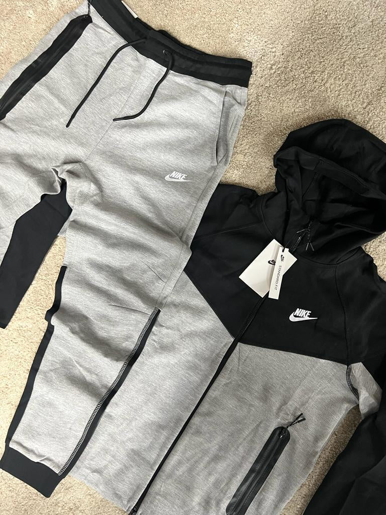 NIKE TECH FLEECE ∙ NEGRO/GRIS
