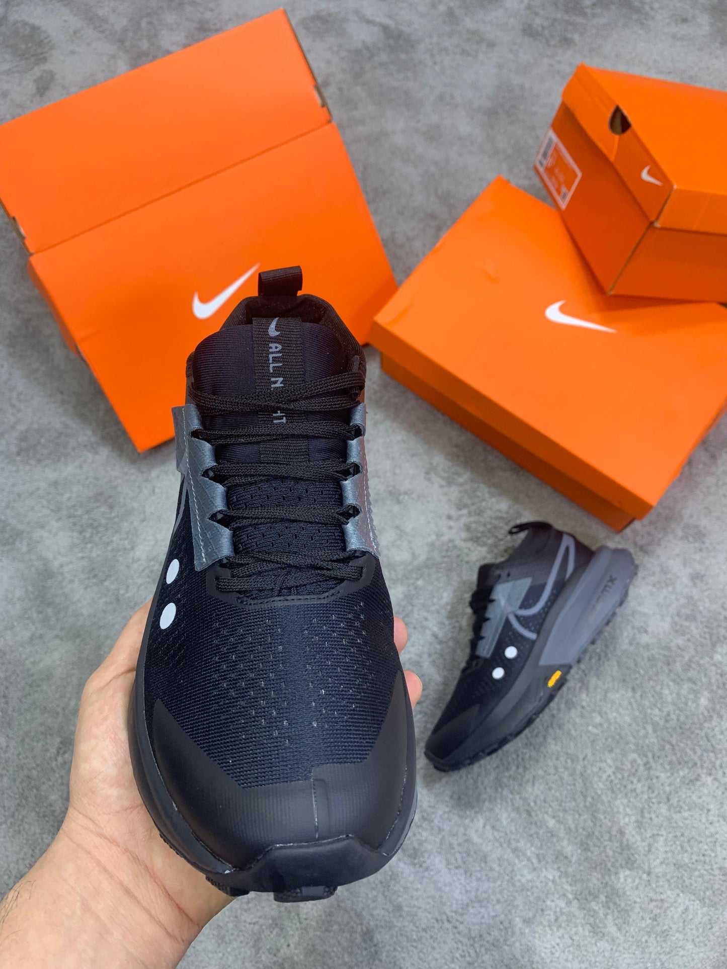 NIKE Air Zoom AlphaFly • NEGRO
