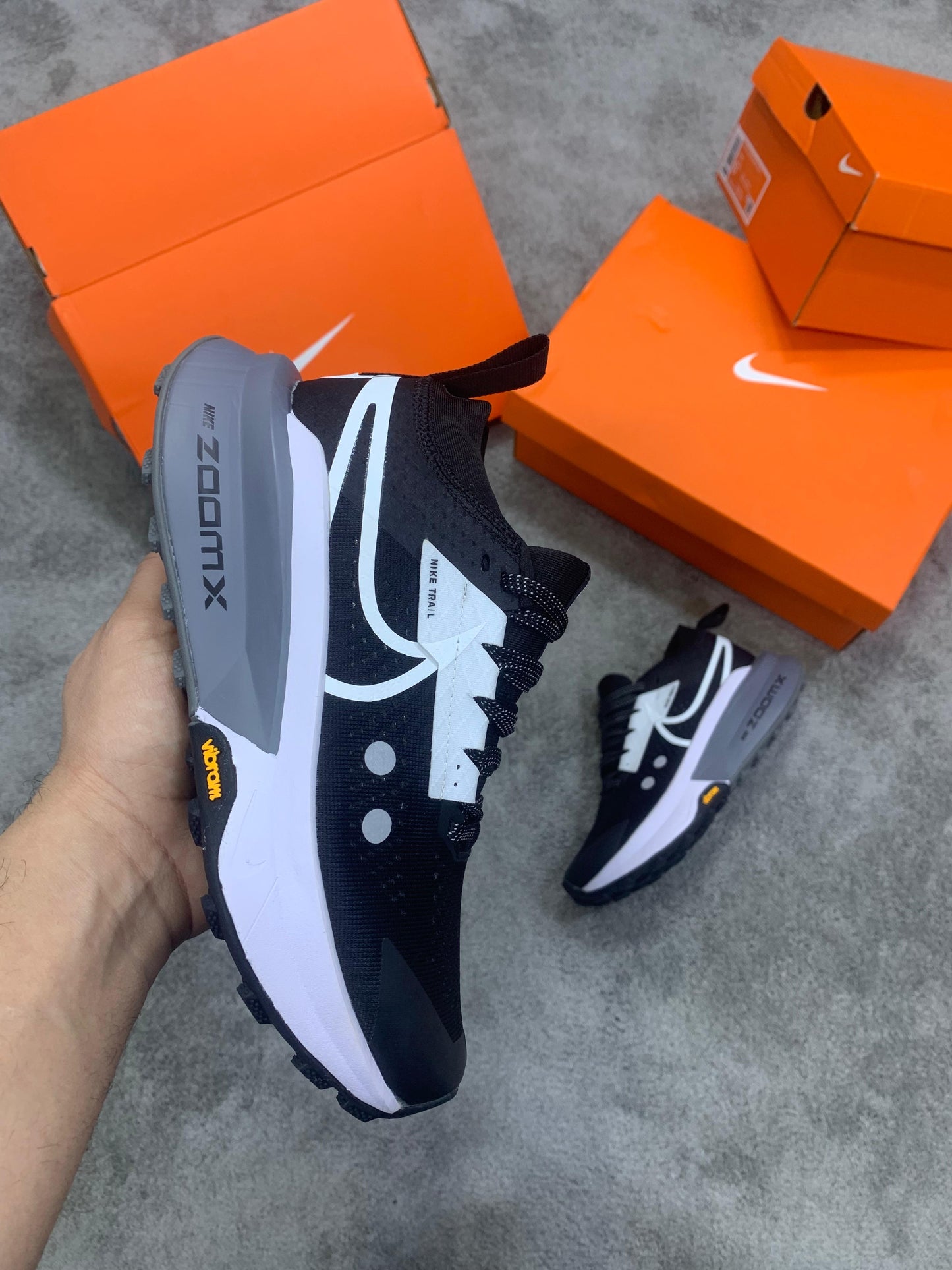 NIKE Air Zoom AlphaFly • NEGRO/BLANCO