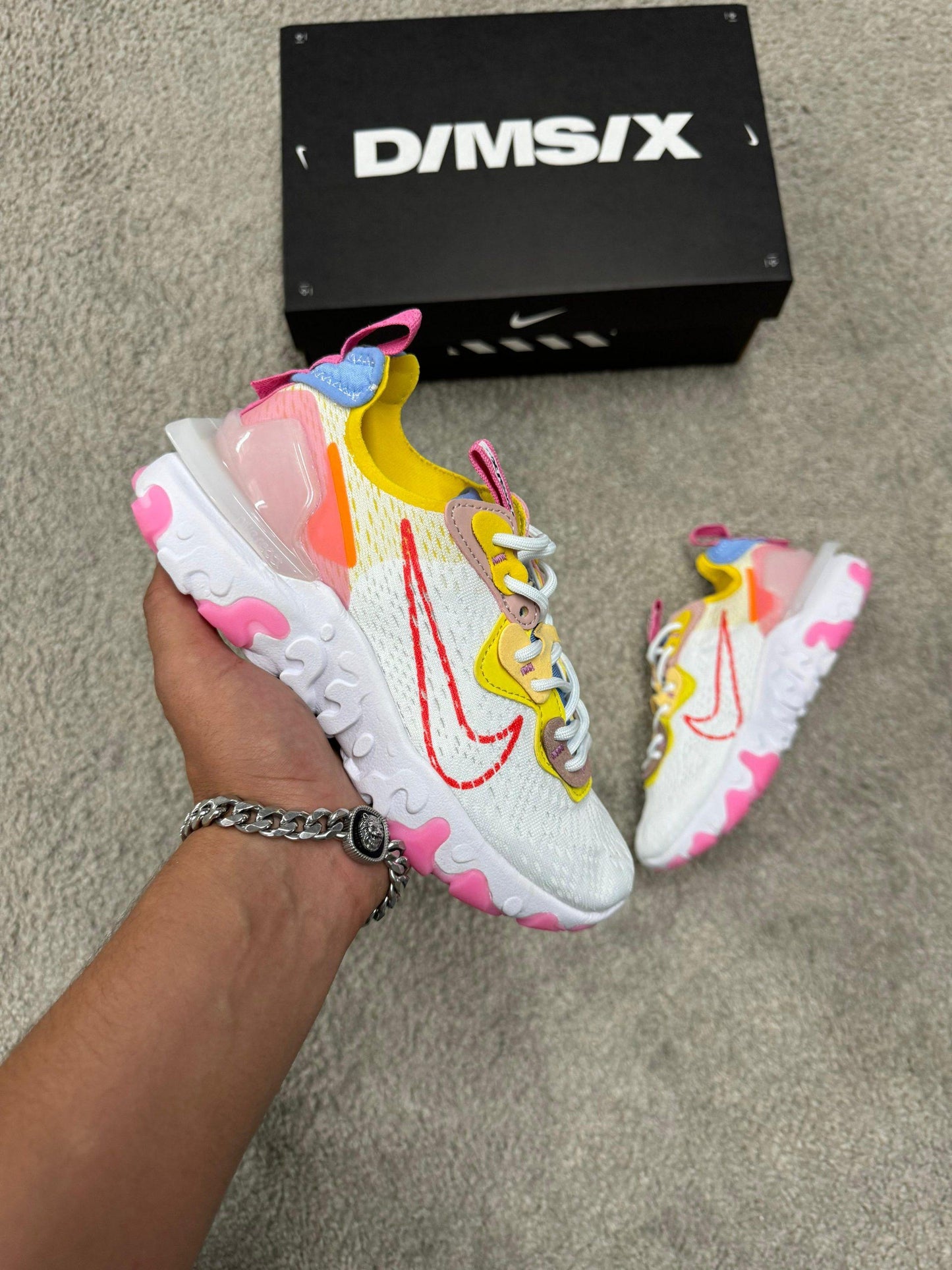NIKE REACT • BLANCO/ROSA/AMARILLO