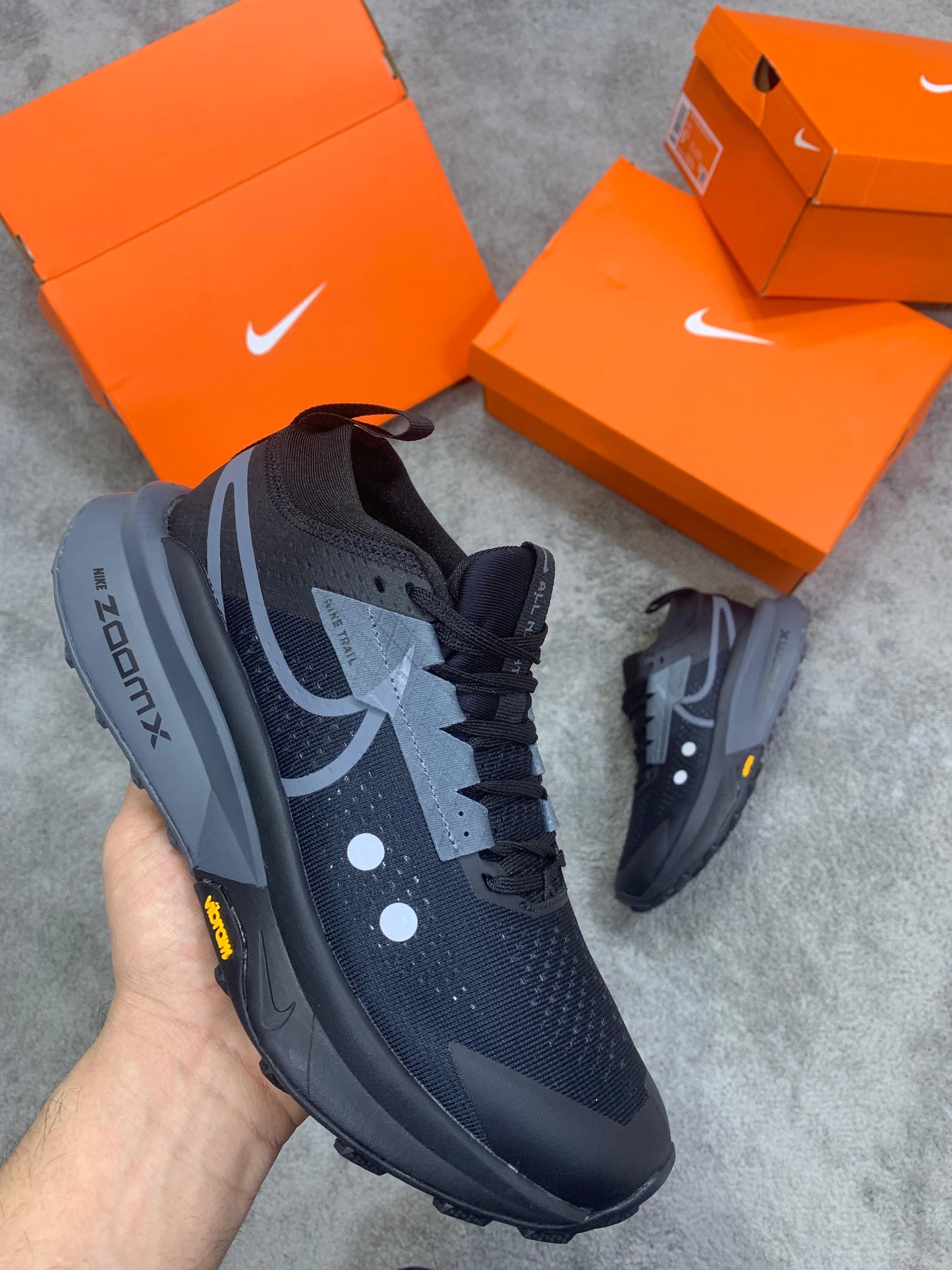 NIKE Air Zoom AlphaFly • NEGRO