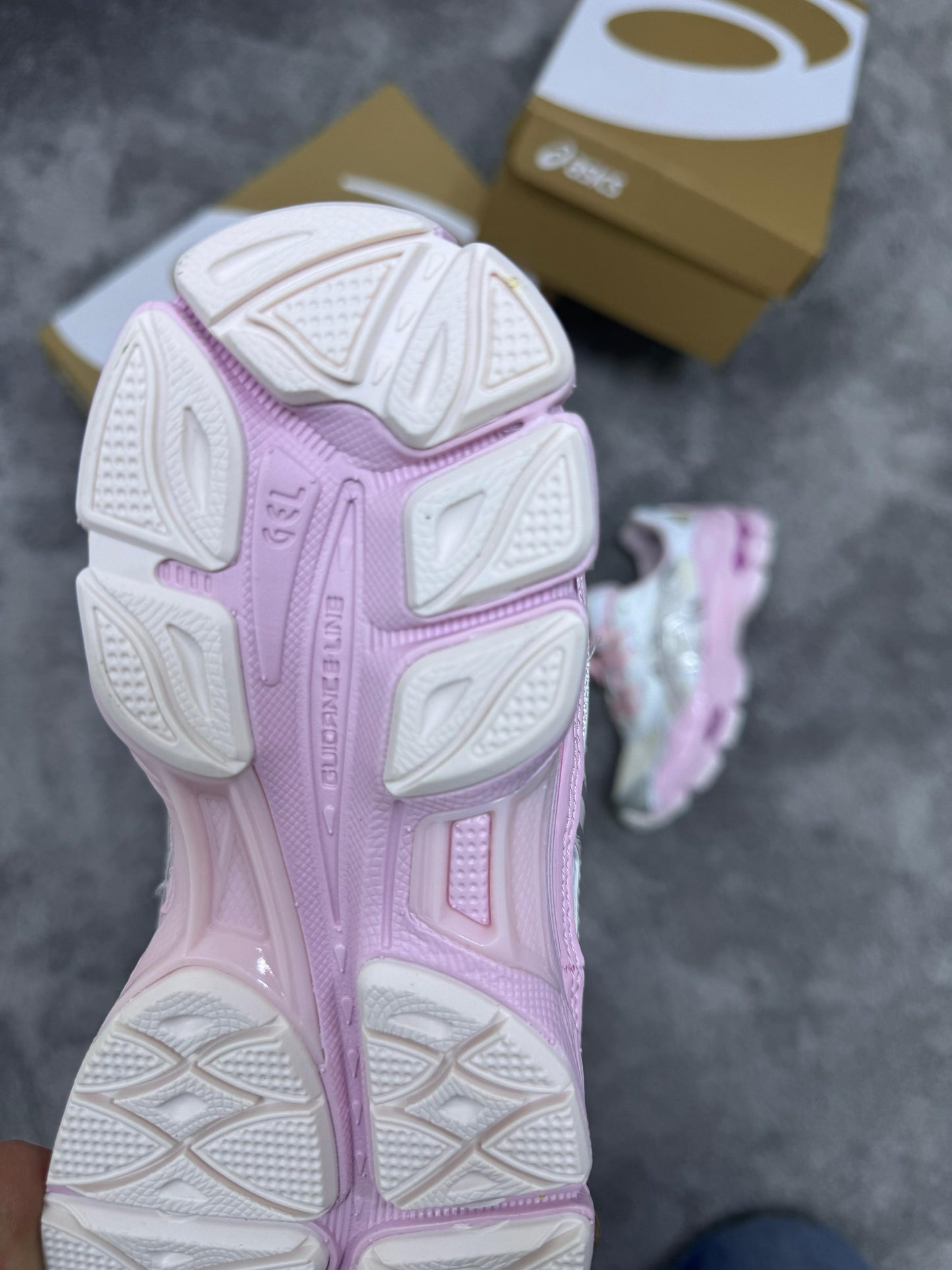 ASICS GEL-NYC • ROSA