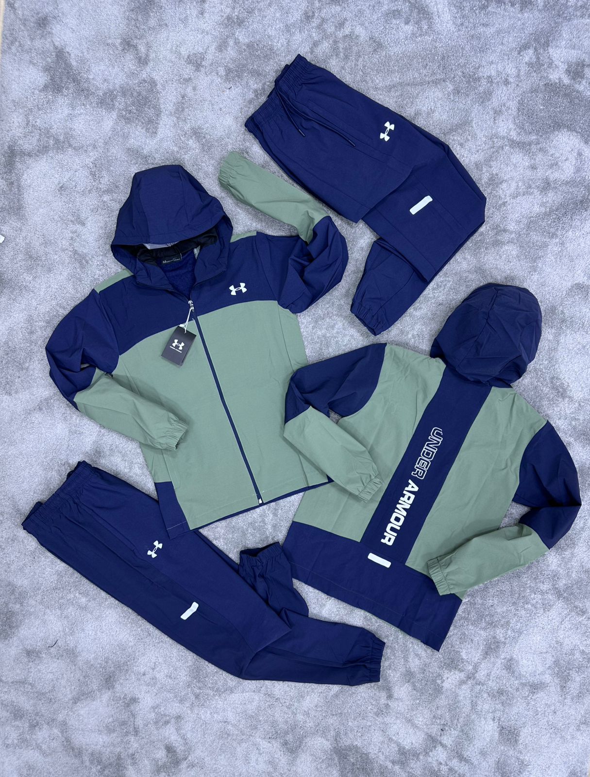 UNDER ARMOUR • AZUL/VERDE