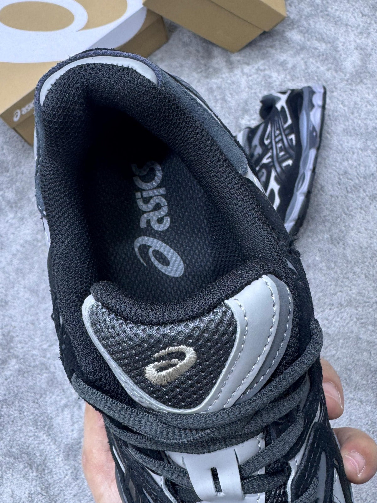 ASICS GEL-NYC • NEGRO