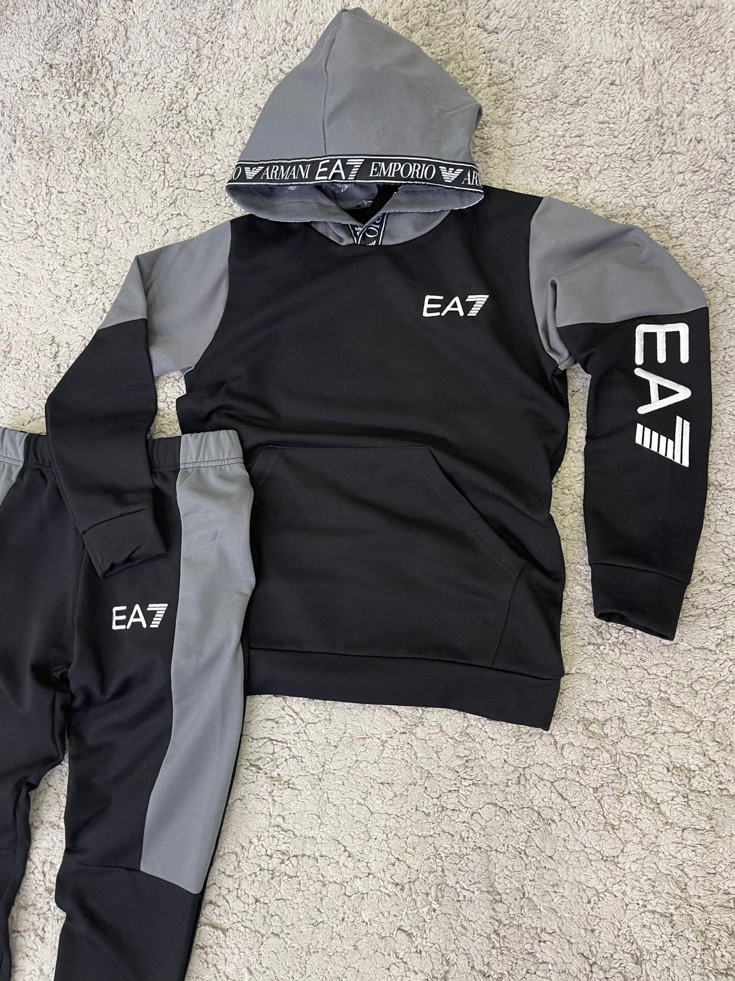 CONJUNTO EA7 • NEGRO/GRIS