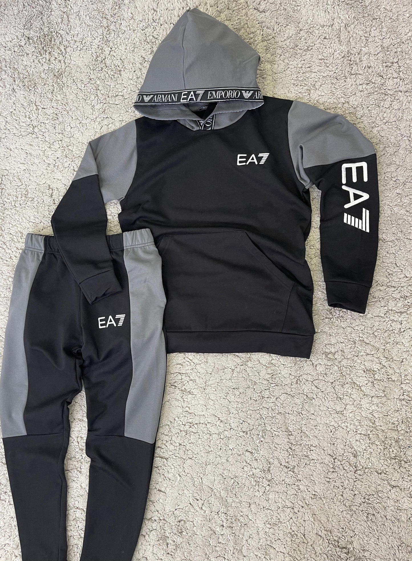 CONJUNTO EA7 • NEGRO/GRIS