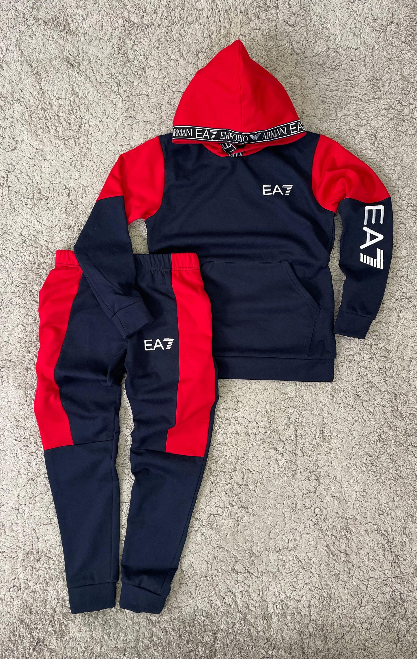 CONJUNTO EA7 • NEGRO/ROJO