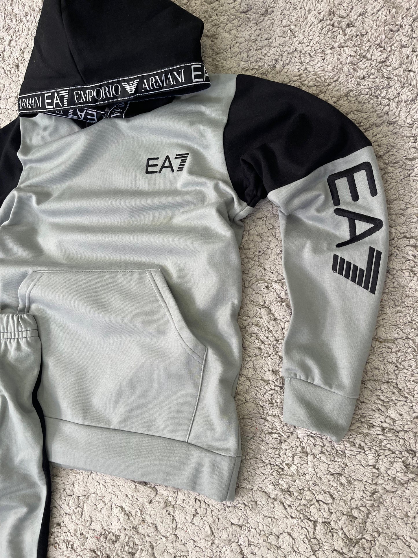 CONJUNTO EA7 • GRIS/NEGRO