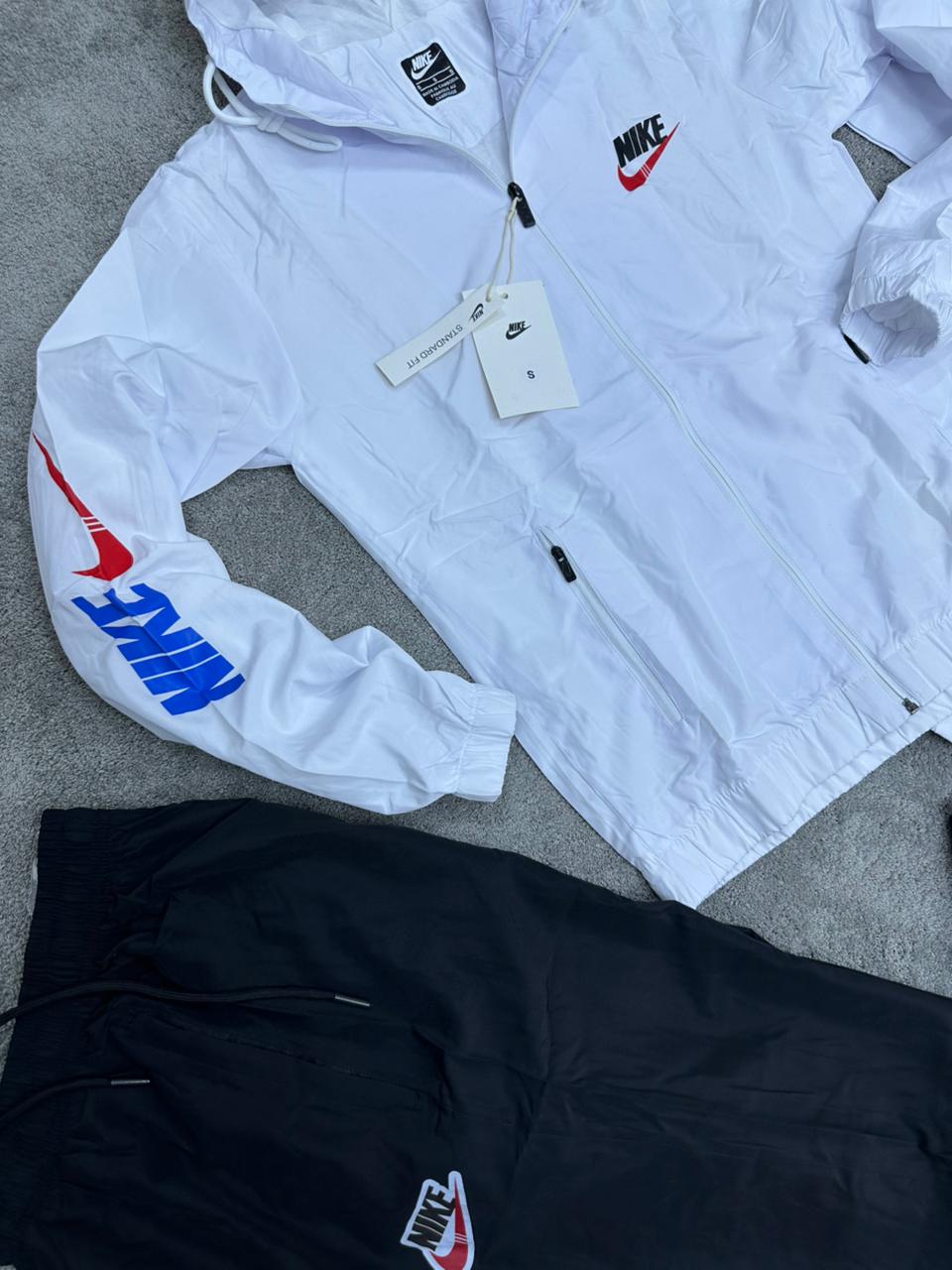 CONJUNTO NIKE • BLANCO/NEGRO