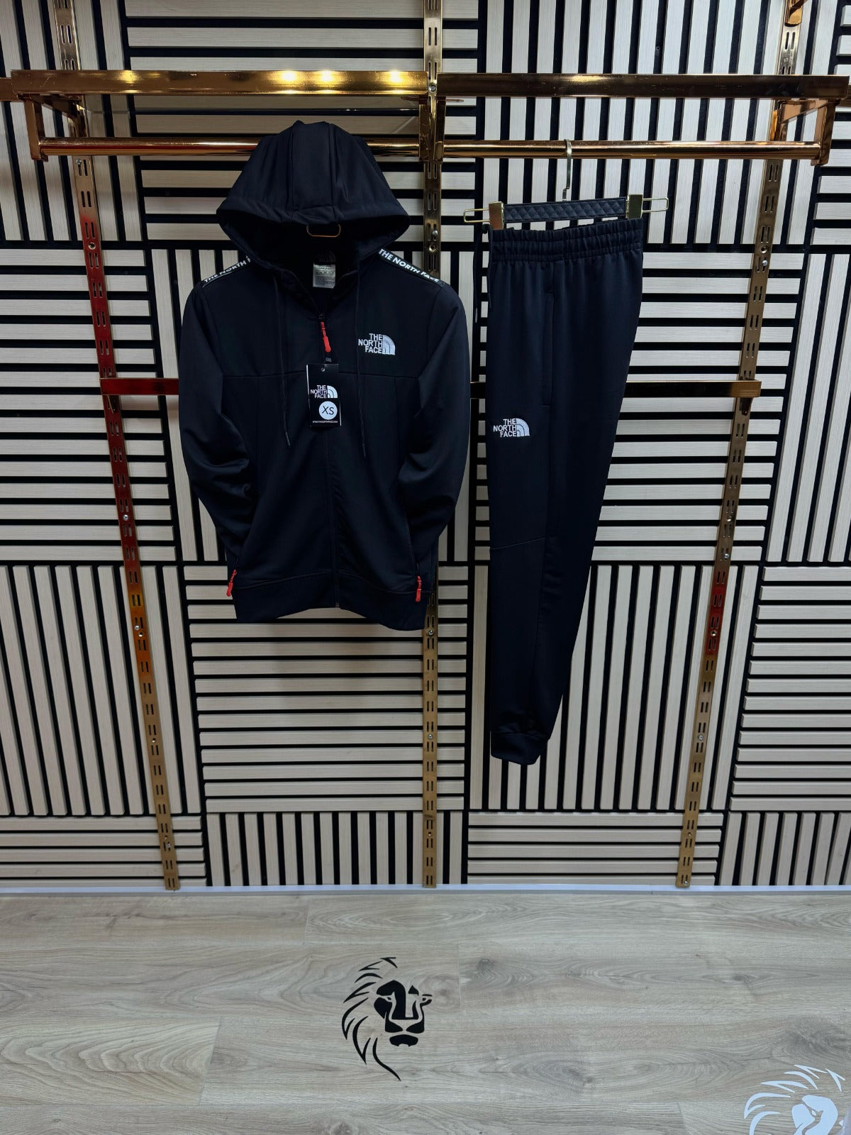 THE NORTH FACE • NEGRO