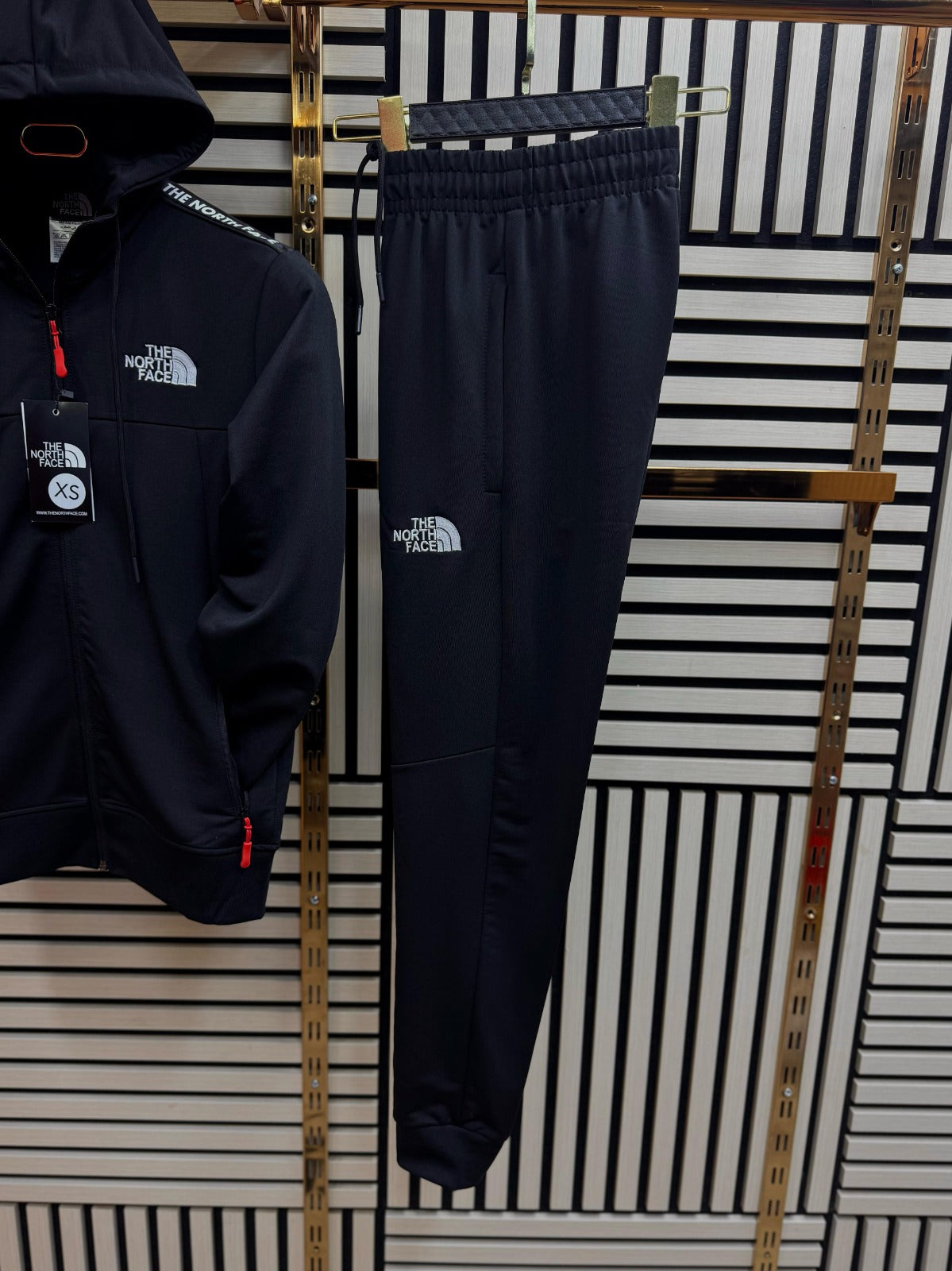 THE NORTH FACE • NEGRO