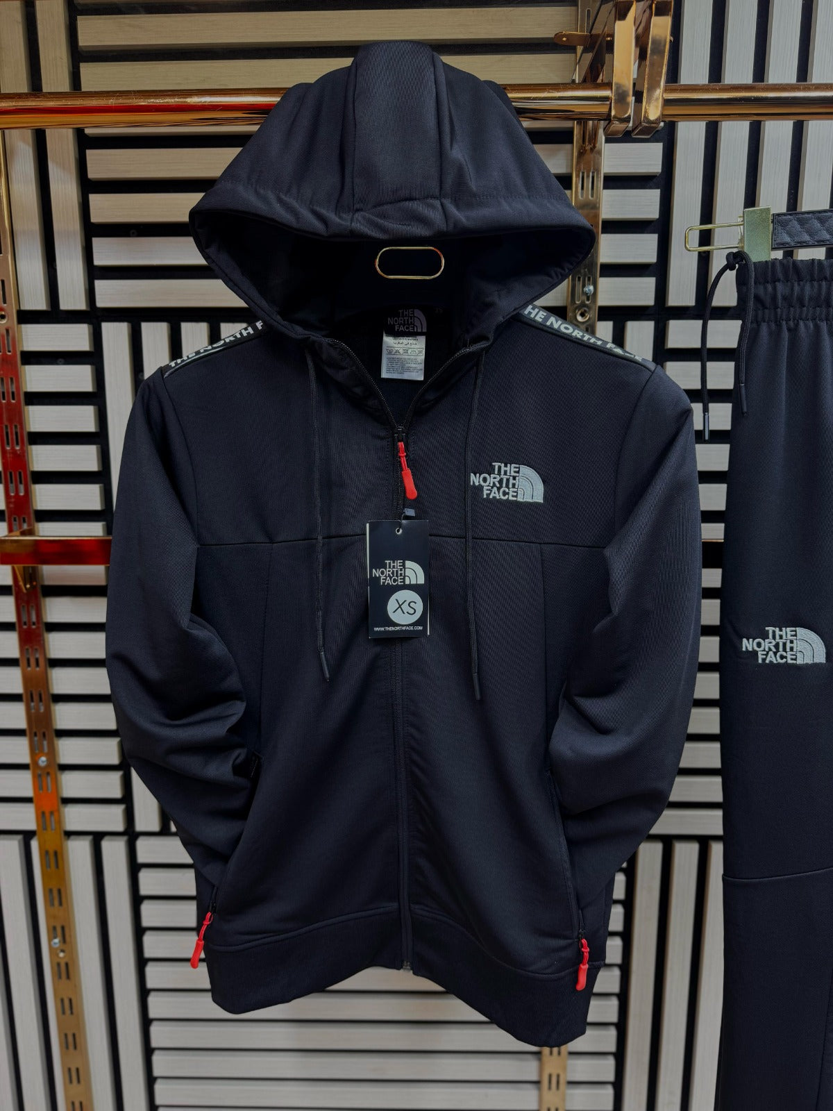 THE NORTH FACE • NEGRO