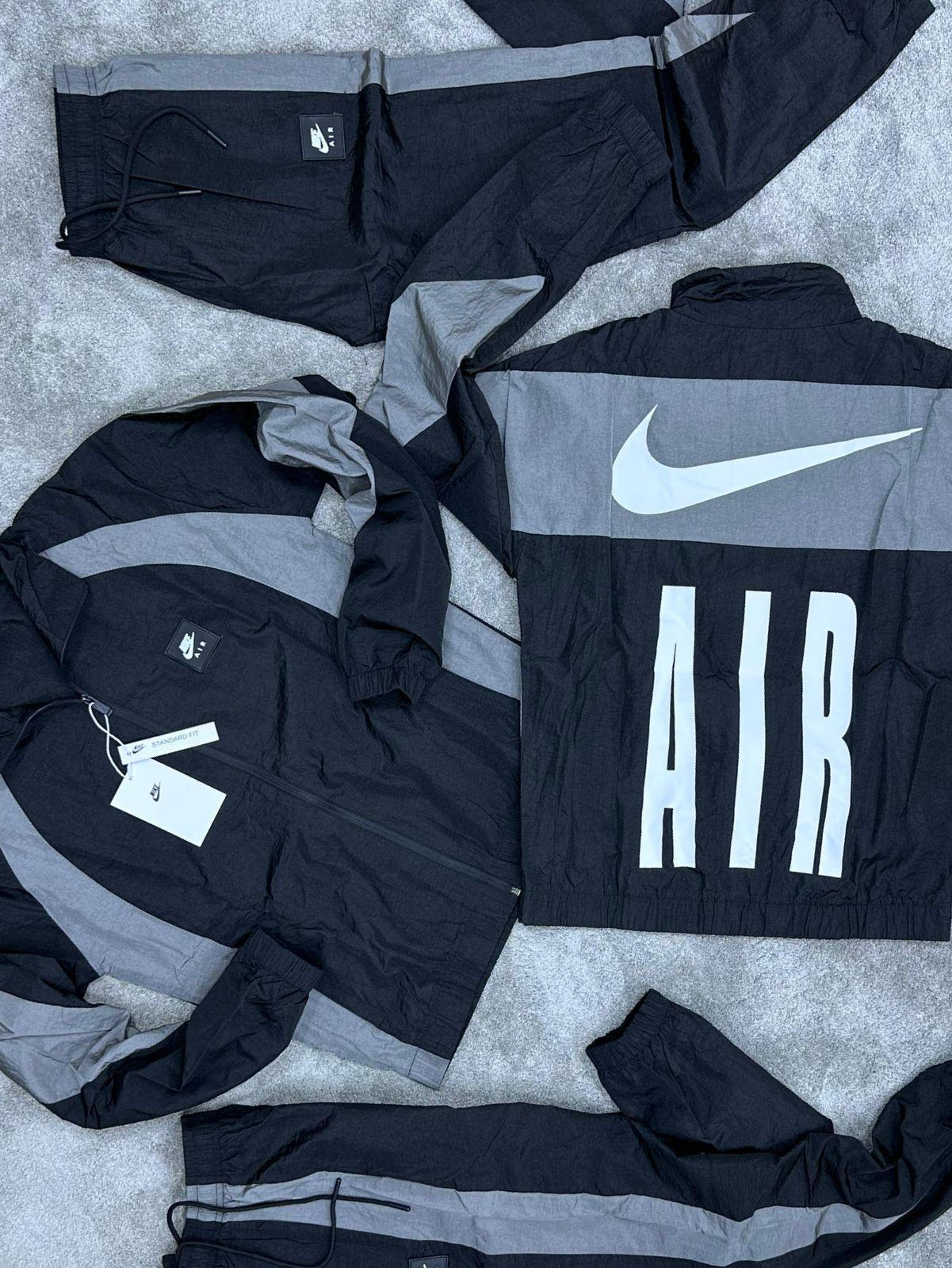 NIKE AIR • NEGRO