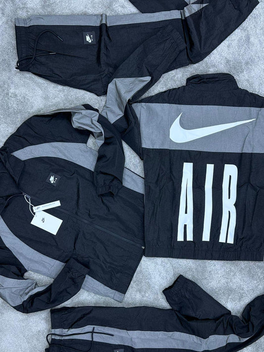 NIKE AIR • NEGRO