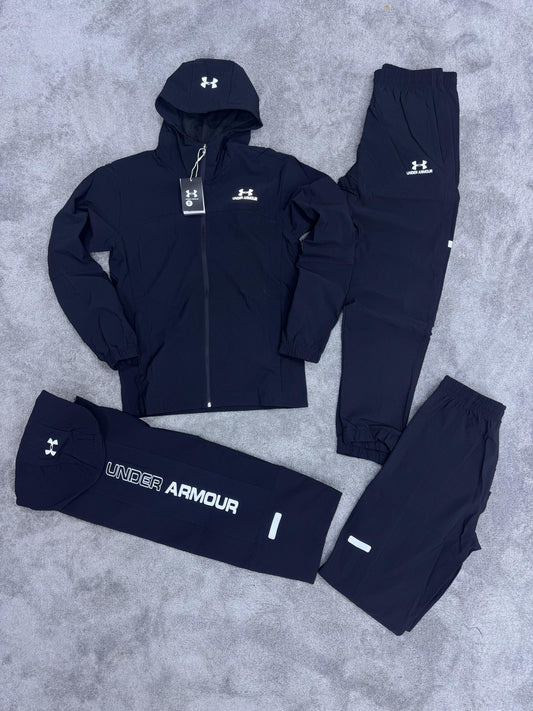 UNDER ARMOUR • NEGRO