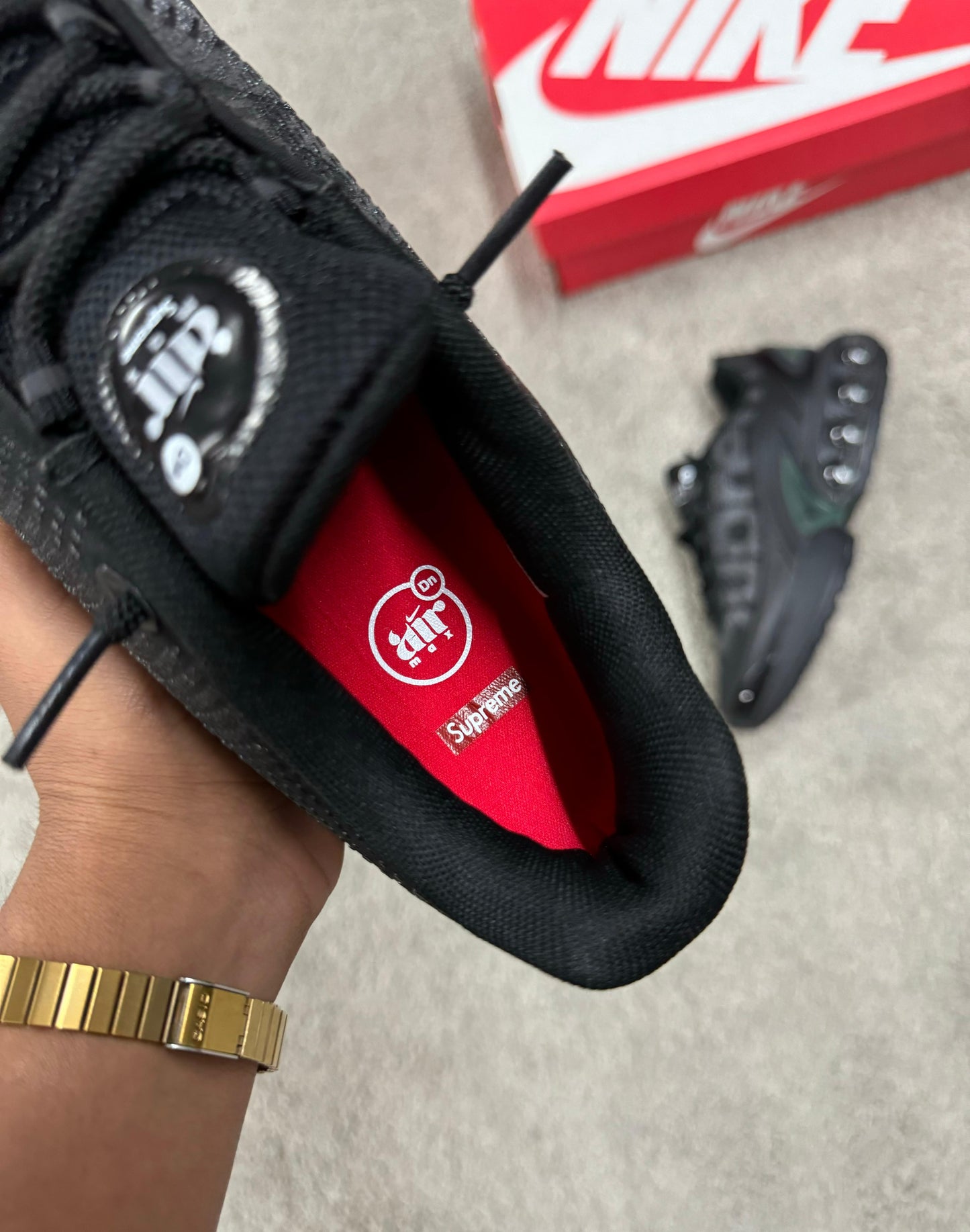 NIKE DN x SUPREME