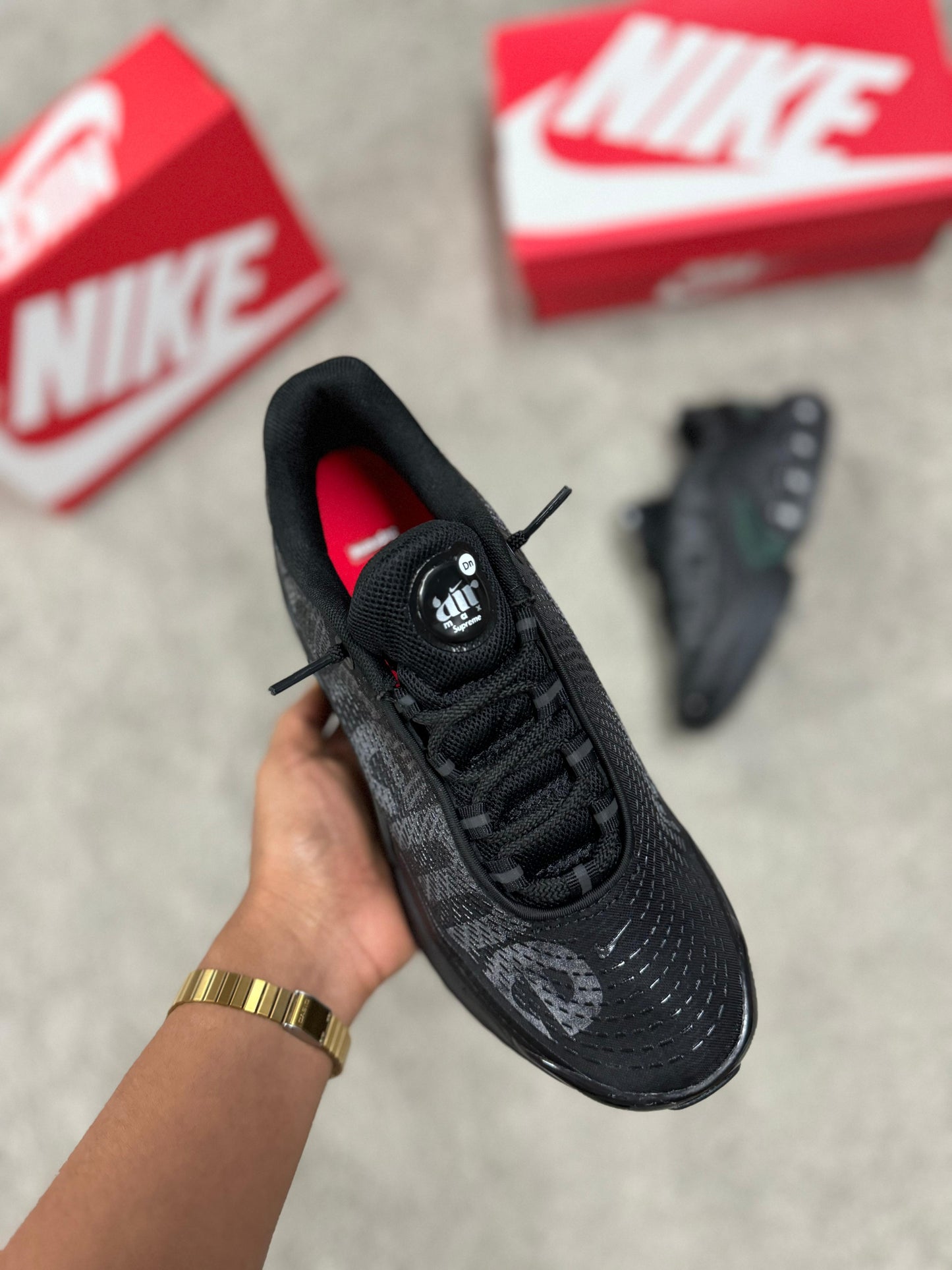 NIKE DN x SUPREME