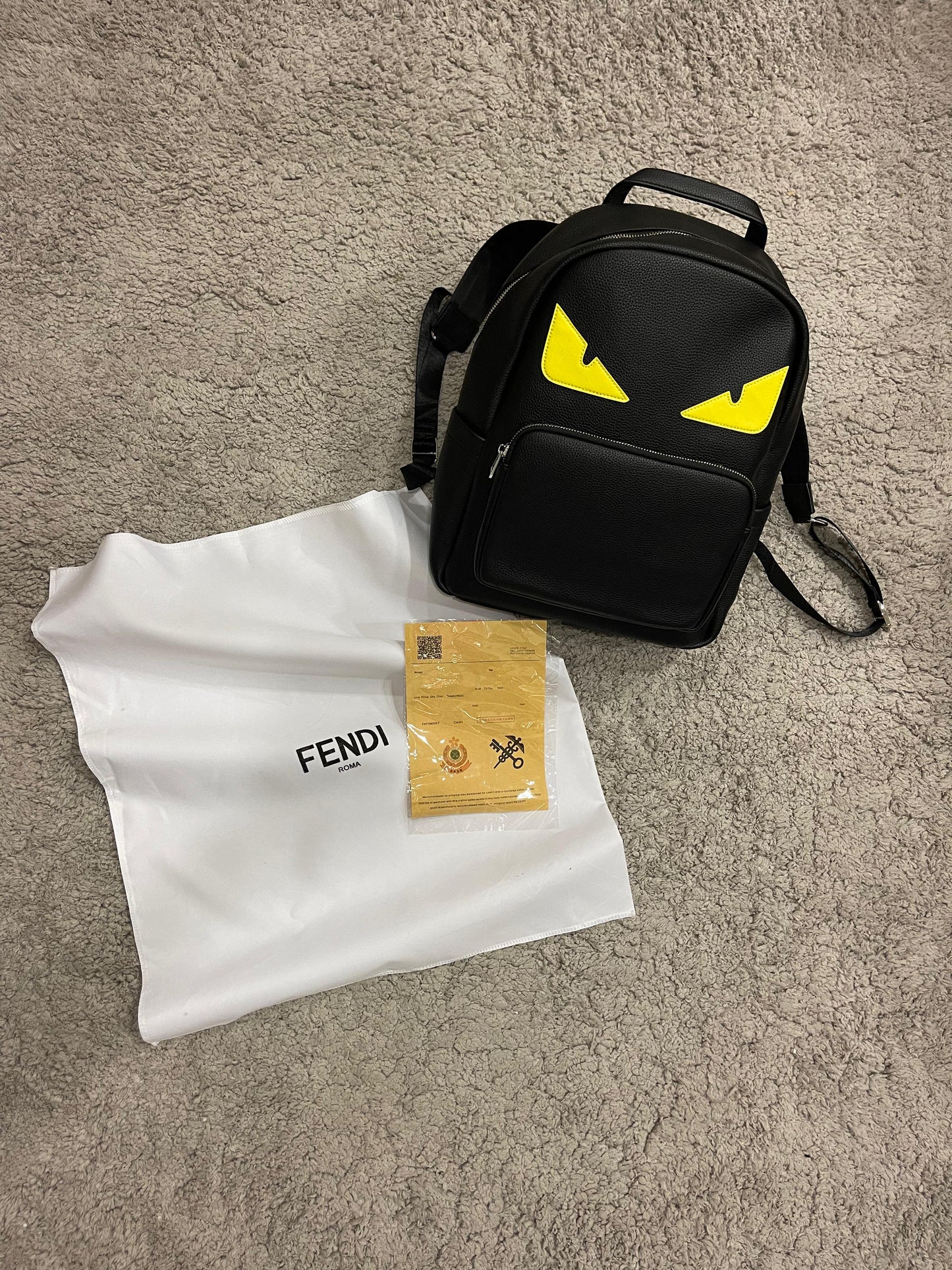 MOCHILA • FENDI
