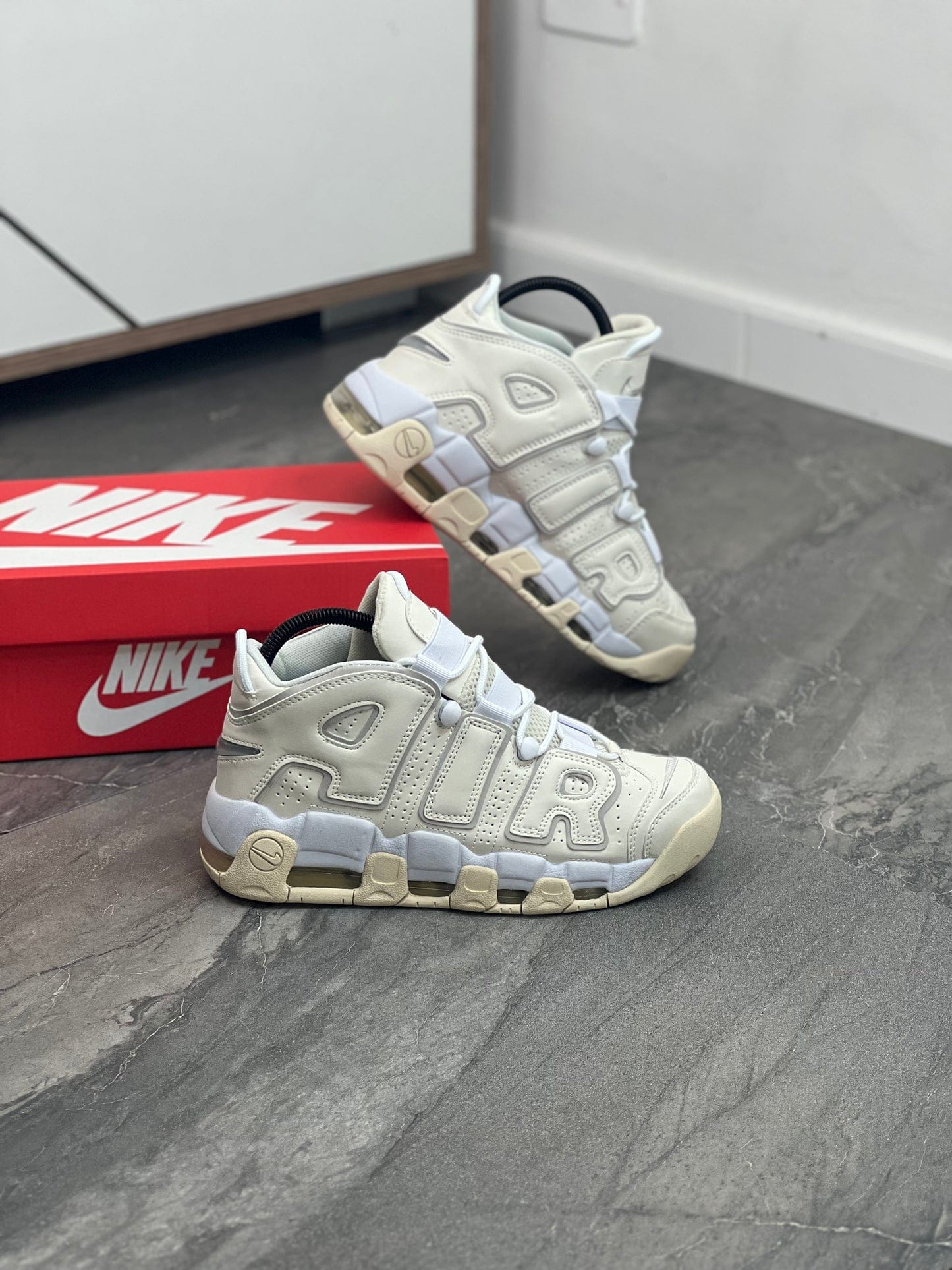 AIR UP TEMPO • BEIGE