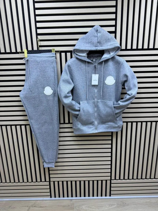 CHANDAL MONCLER • GRIS