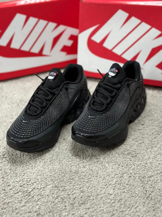 NIKE DN • NEGRO