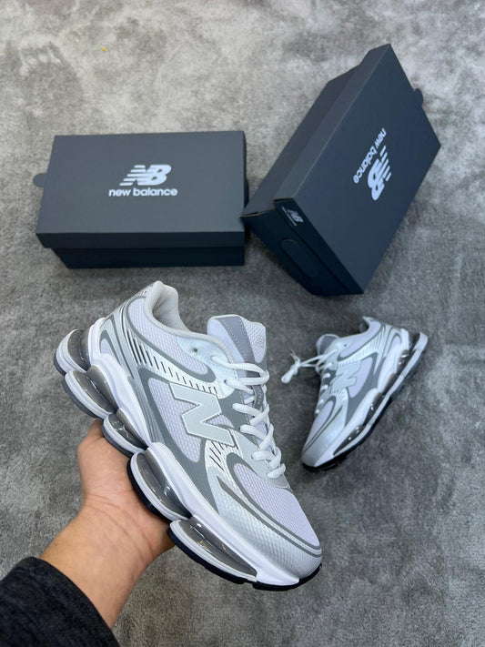 NEW BALANCE 2000 • GRIS