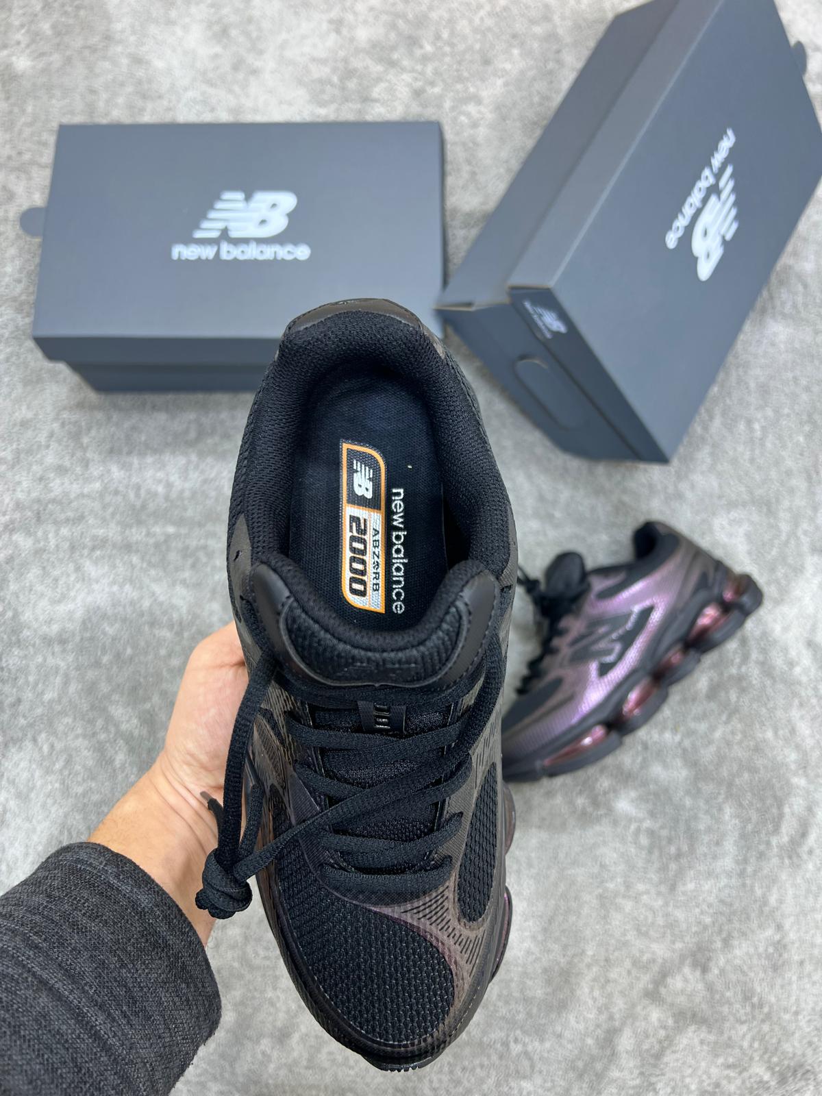 NEW BALANCE 2000 • NEGRO