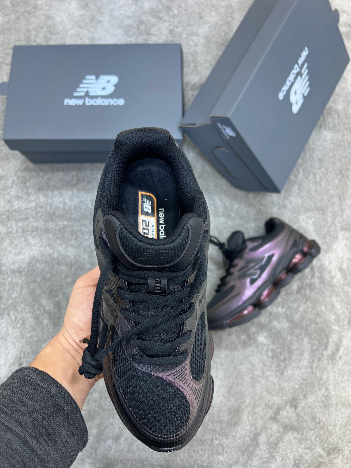 NEW BALANCE 2000 • NEGRO