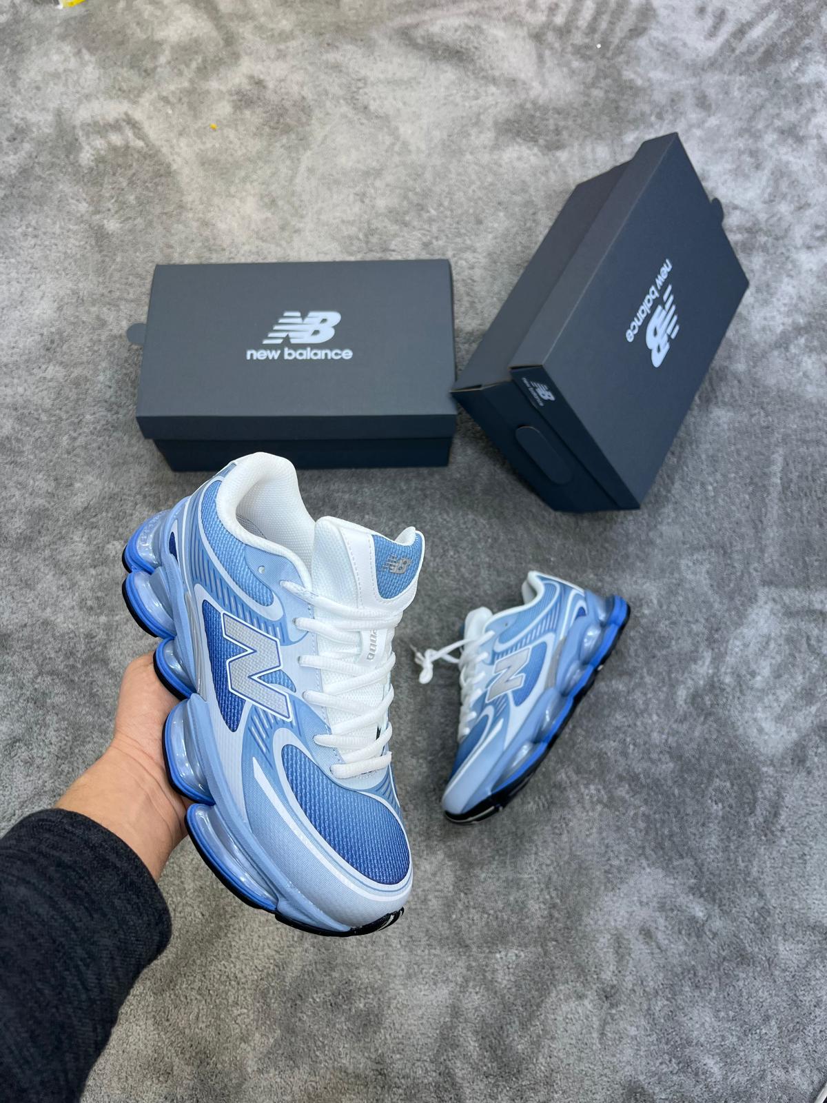 NEW BALANCE 2000 • AZUL