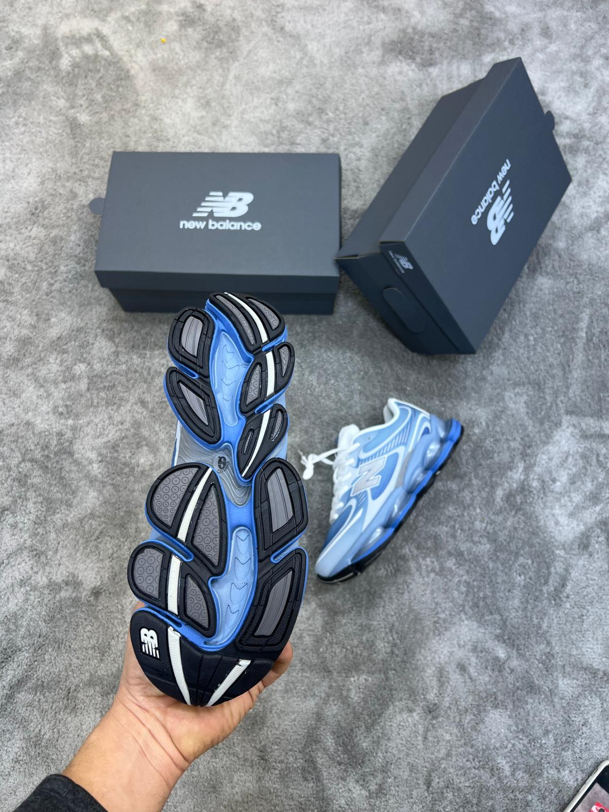 NEW BALANCE 2000 • AZUL