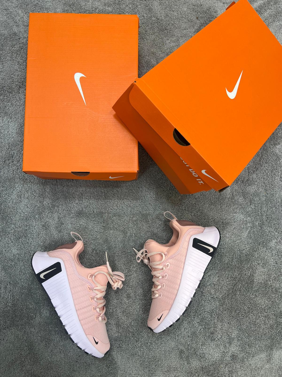 FREE METCON • ROSA