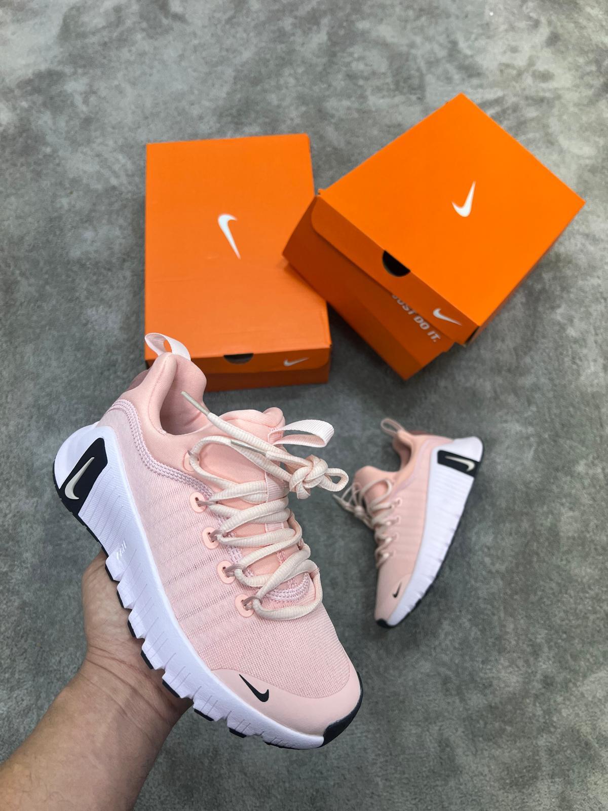 FREE METCON • ROSA
