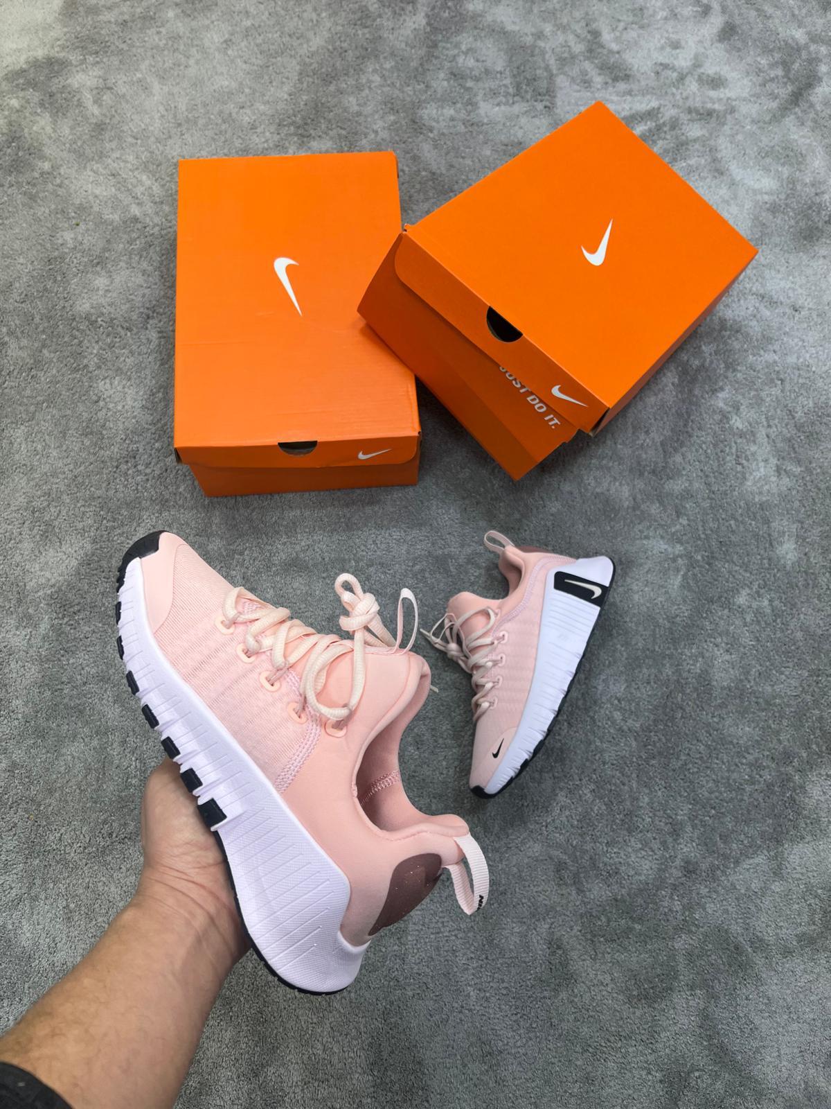FREE METCON • ROSA