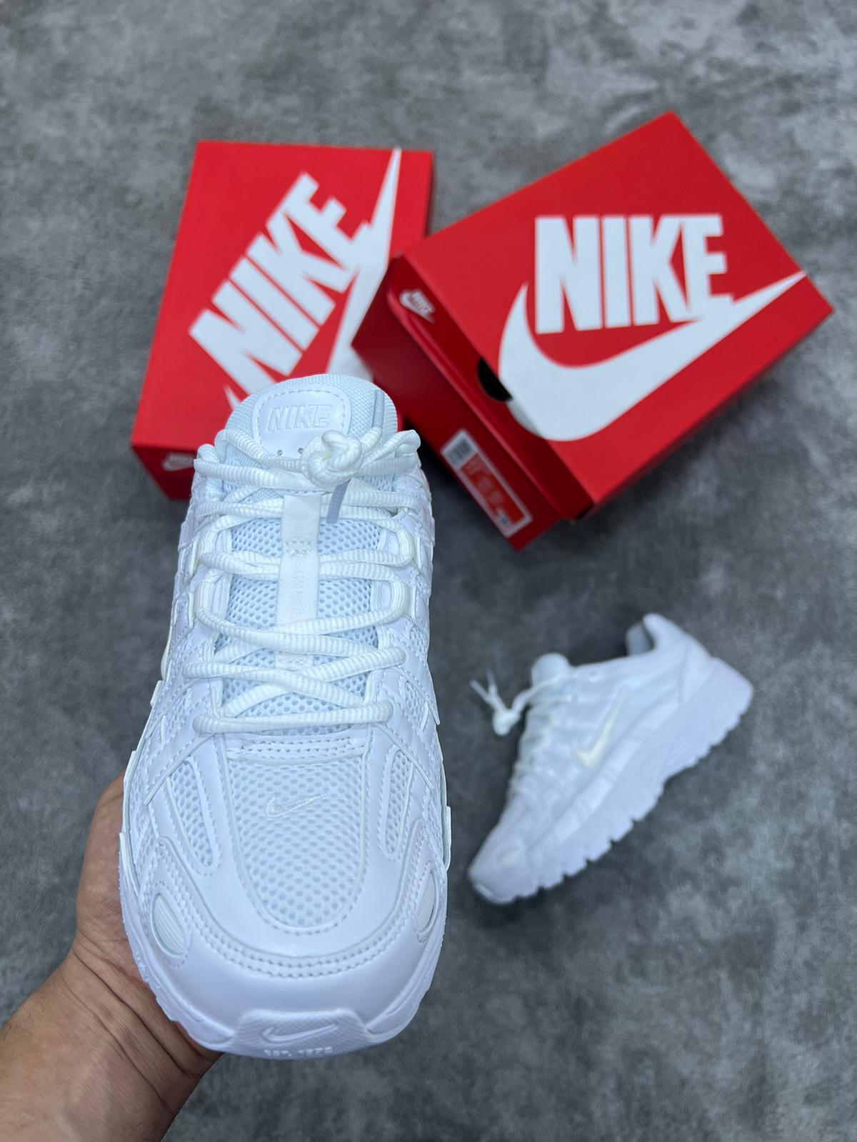 NIKE P-6000 • BLANCO