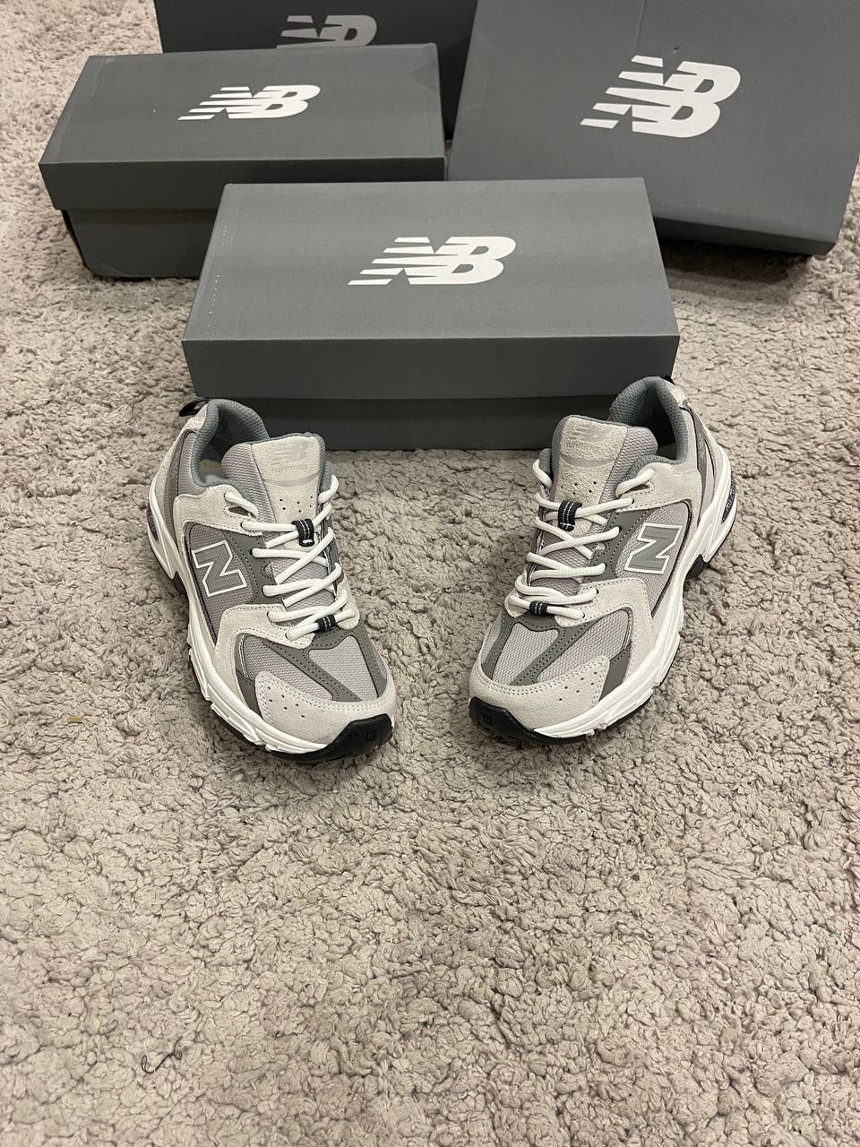 NEW BALANCE 530 • GRIS