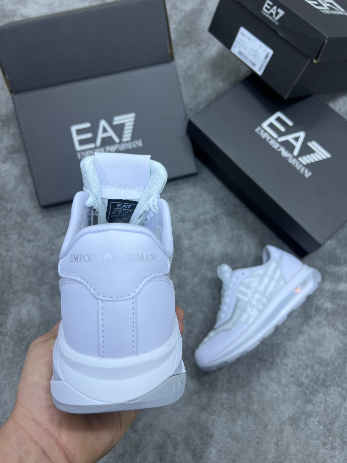 EMPORIO ARMANI • BLANCO