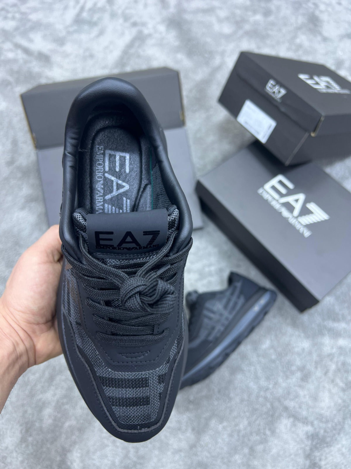 EMPORIO ARMANI • NEGRO