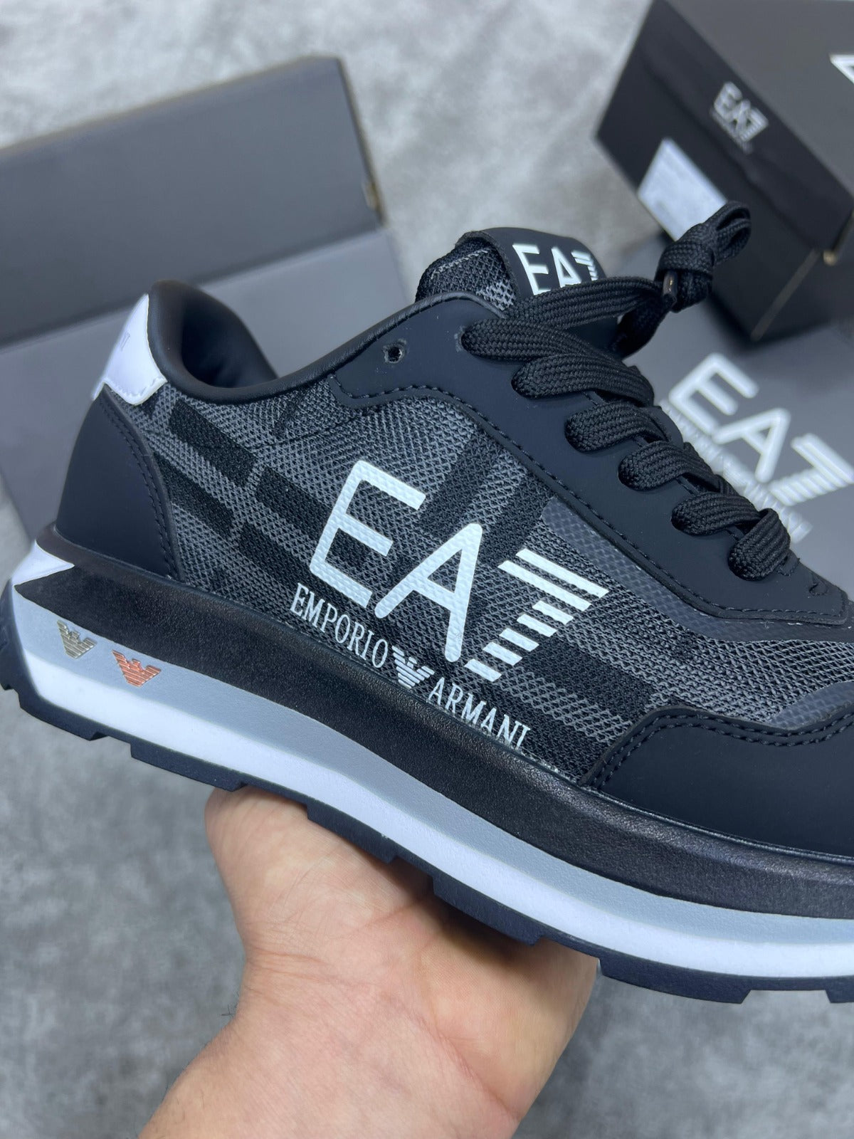 EMPORIO ARMANI • NEGRO/BLANCO
