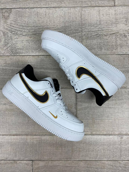 Nike Air Force 1 Negro/Oro