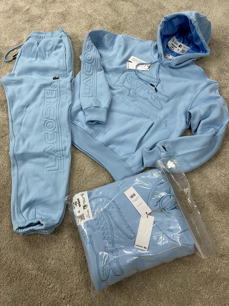 CONJUNTO LACOSTE ∙ AZUL CLARITO
